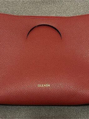 OLEADA Easy Book Tote in Scarlet